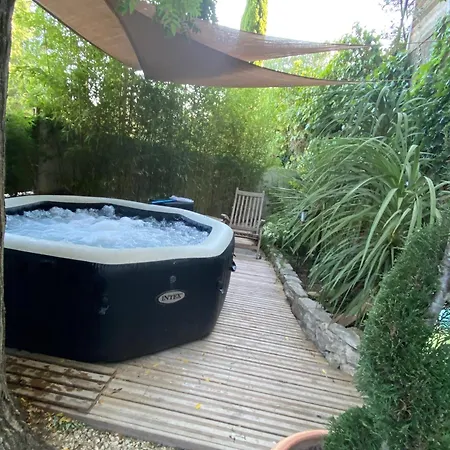 Le Sophora Avec Jacuzzi Nyaraló