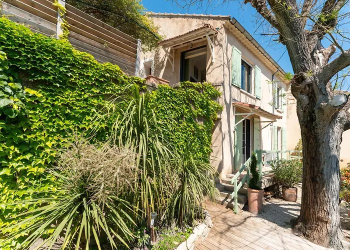Le Sophora Avec Jacuzzi Casa de Férias Rochefort-du-Gard